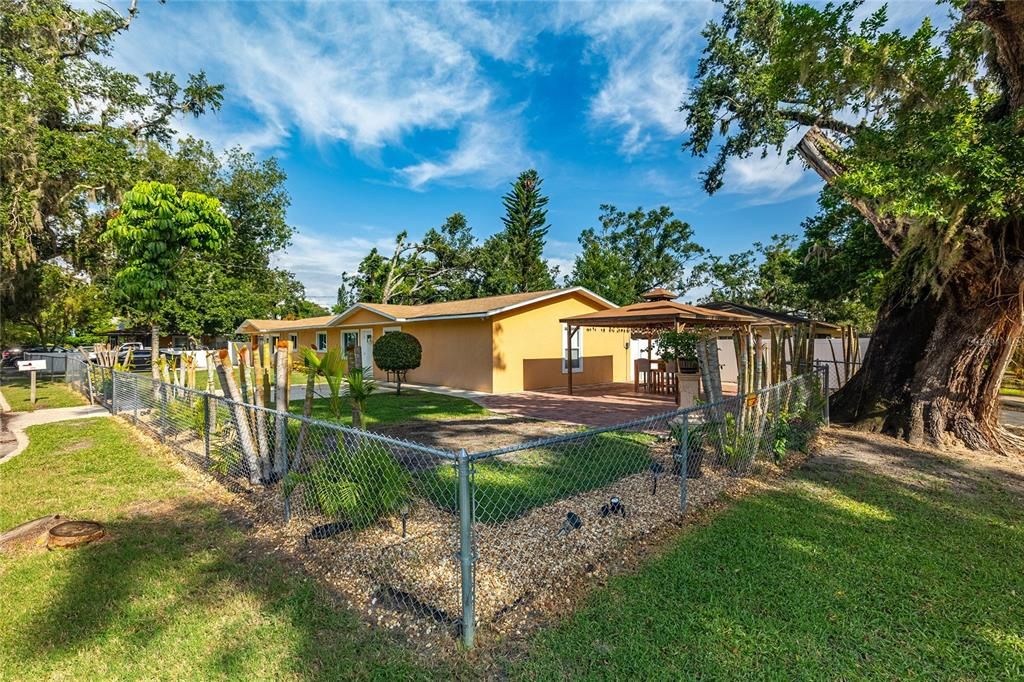 Под контрактом: $2,700 (4 спален, 2 ванн, 1293 Квадратных фут)