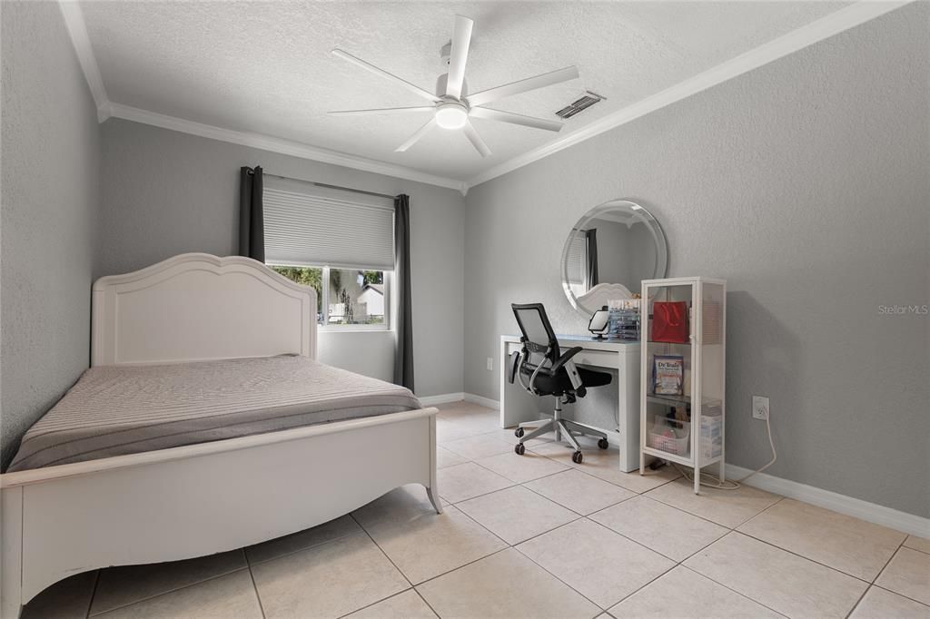 Под контрактом: $2,700 (4 спален, 2 ванн, 1293 Квадратных фут)