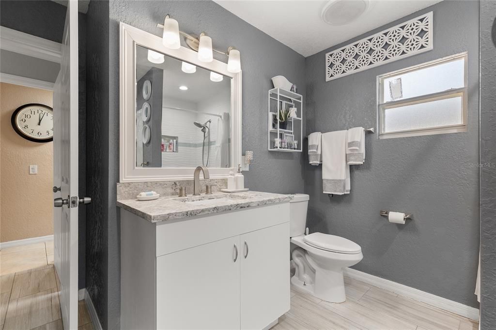 Под контрактом: $2,700 (4 спален, 2 ванн, 1293 Квадратных фут)