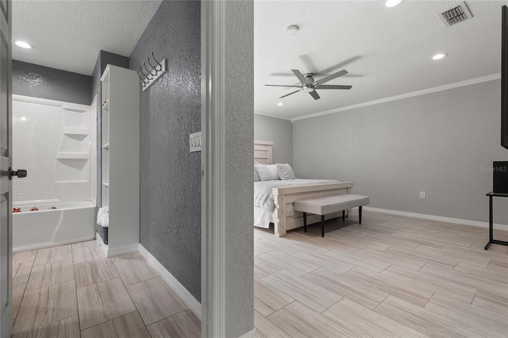 Под контрактом: $2,700 (4 спален, 2 ванн, 1293 Квадратных фут)