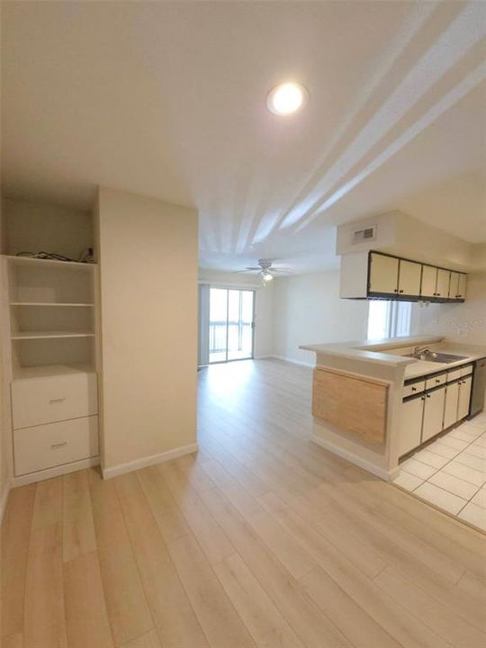 For Rent: $1,500 (1 beds, 1 baths, 670 Square Feet)