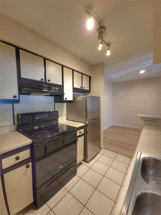 For Rent: $1,500 (1 beds, 1 baths, 670 Square Feet)