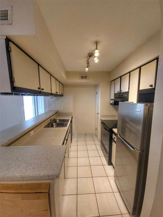 For Rent: $1,500 (1 beds, 1 baths, 670 Square Feet)