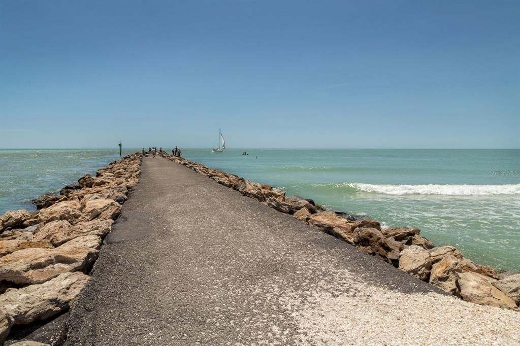 Active With Contract: $1,350,000 (3 beds, 3 baths, 3372 Square Feet)