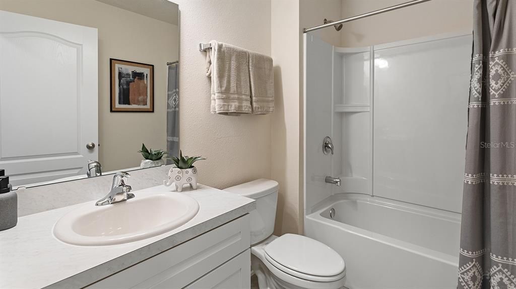 Activo con contrato: $355,990 (3 camas, 2 baños, 1722 Pies cuadrados)