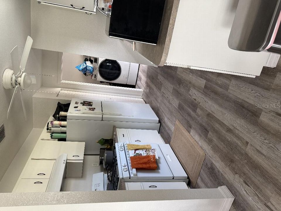 For Sale: $209,900 (3 beds, 2 baths, 1332 Square Feet)