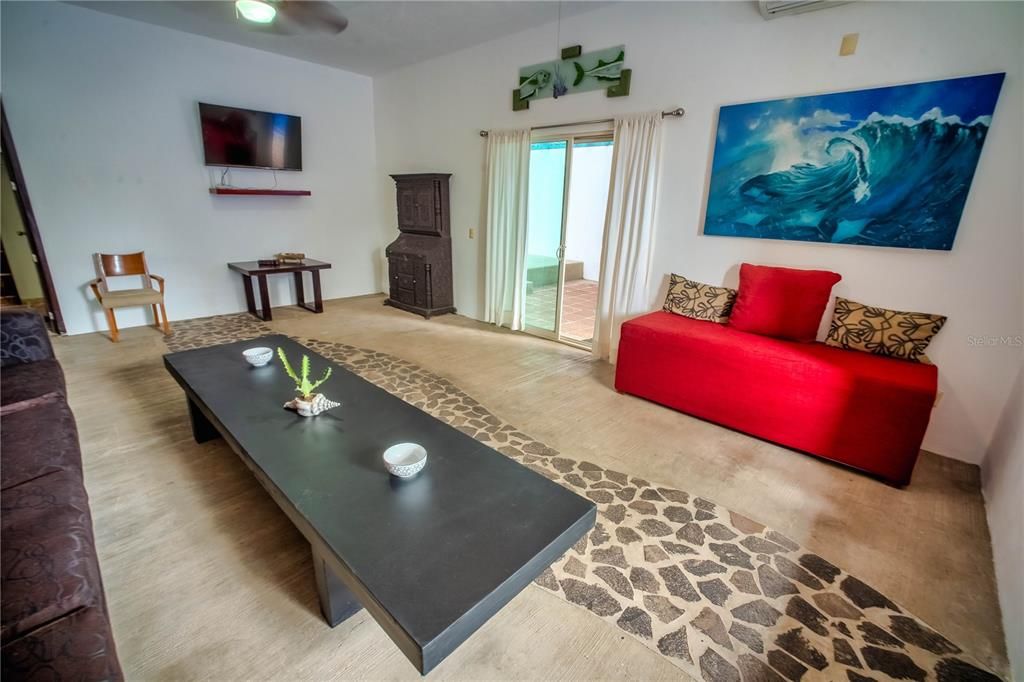 На продажу: $22,500,000 (54 спален, 0 ванн, 172000 Квадратных фут)