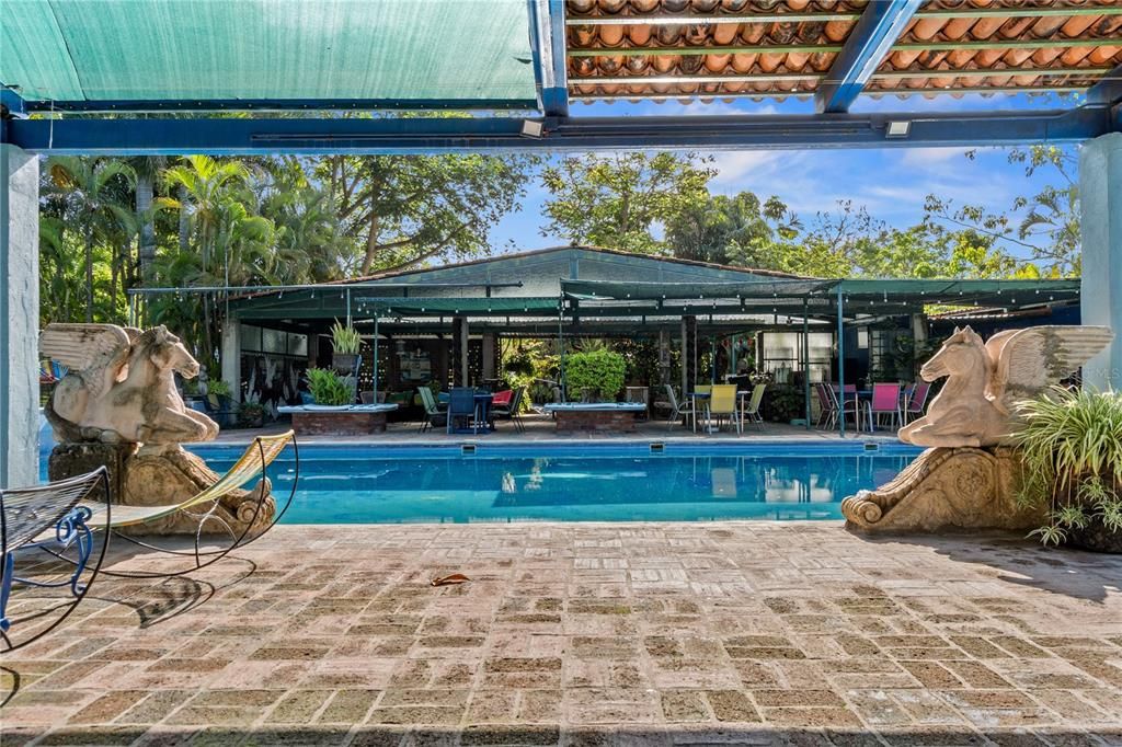 На продажу: $22,500,000 (54 спален, 0 ванн, 172000 Квадратных фут)