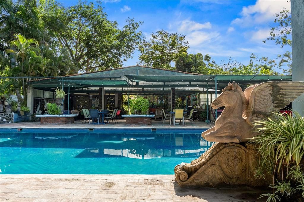 На продажу: $22,500,000 (54 спален, 0 ванн, 172000 Квадратных фут)