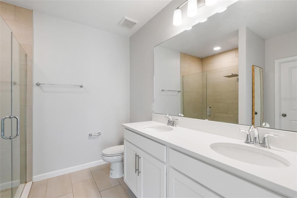 For Rent: $3,000 (4 beds, 2 baths, 1734 Square Feet)