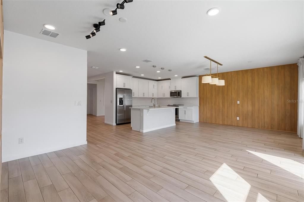 For Rent: $3,000 (4 beds, 2 baths, 1734 Square Feet)