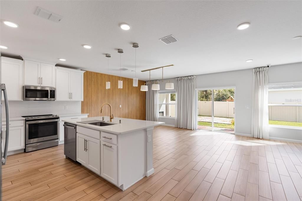 For Rent: $3,000 (4 beds, 2 baths, 1734 Square Feet)