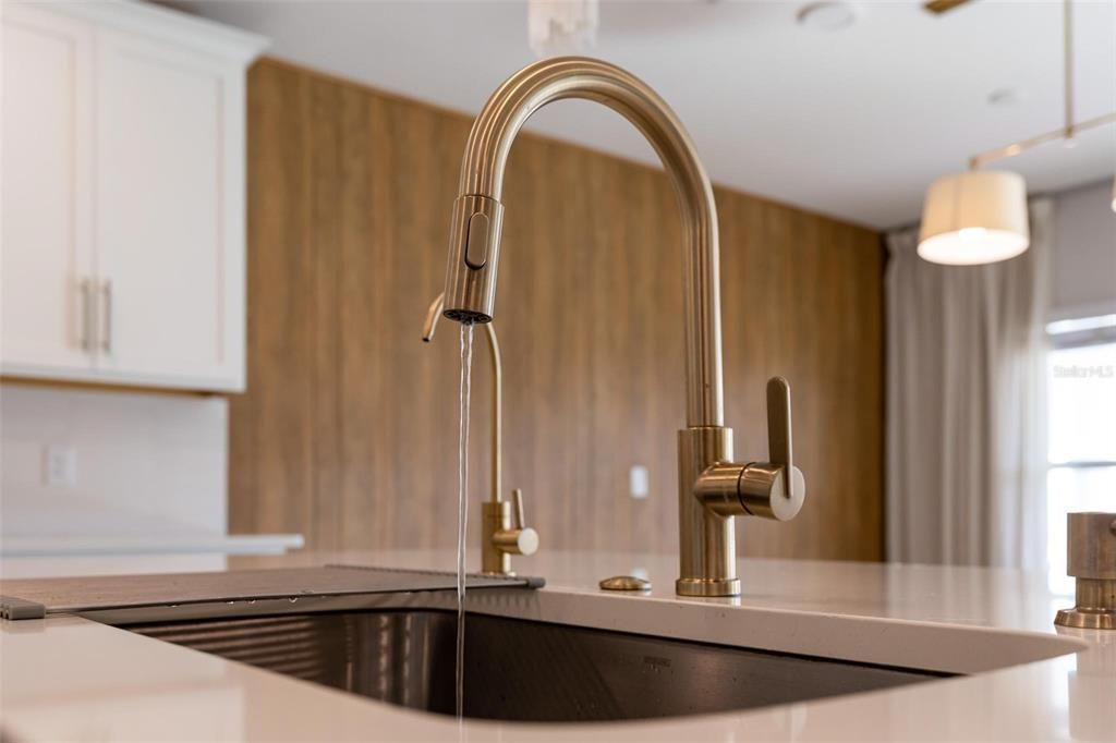 For Rent: $3,000 (4 beds, 2 baths, 1734 Square Feet)