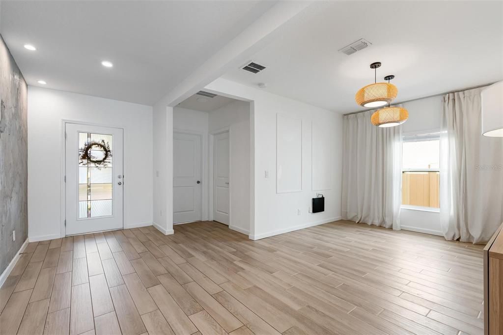 For Rent: $3,000 (4 beds, 2 baths, 1734 Square Feet)