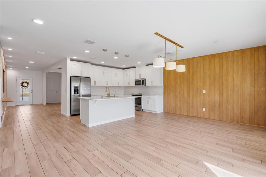 For Rent: $3,000 (4 beds, 2 baths, 1734 Square Feet)