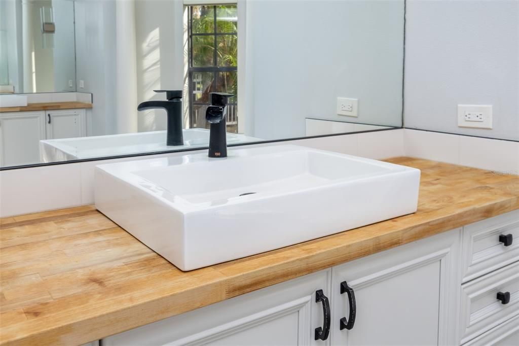 For Sale: $1,450,000 (5 beds, 4 baths, 4058 Square Feet)