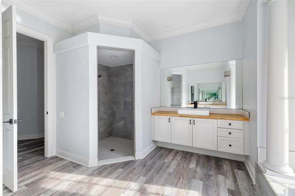 For Sale: $1,450,000 (5 beds, 4 baths, 4058 Square Feet)