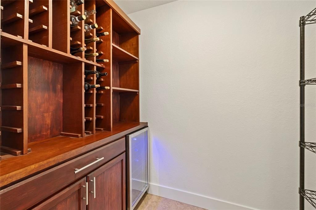 待售: $649,000 (3 贝兹, 2 浴室, 2215 平方英尺)