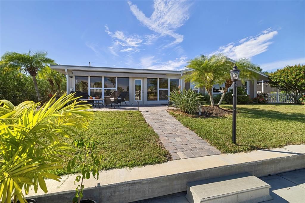 待售: $649,000 (3 贝兹, 2 浴室, 2215 平方英尺)