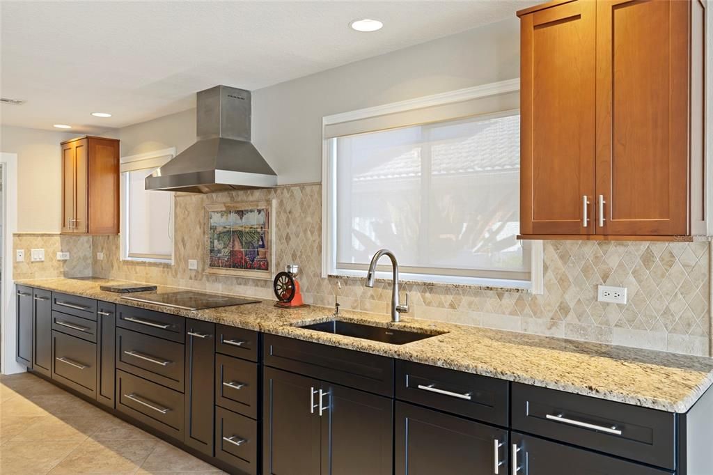 待售: $649,000 (3 贝兹, 2 浴室, 2215 平方英尺)