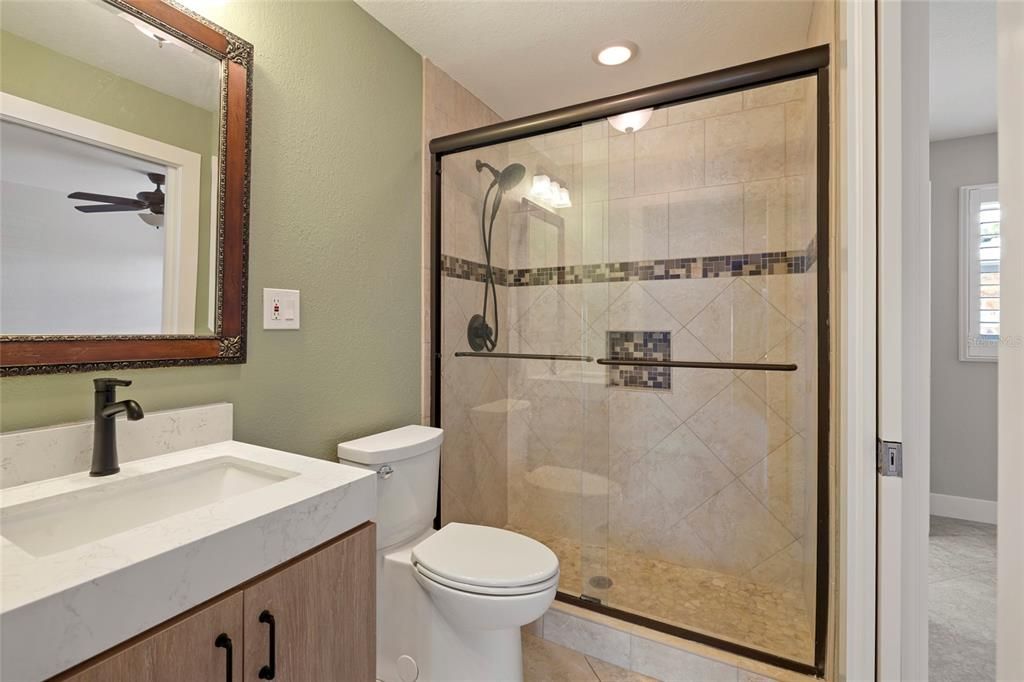 待售: $649,000 (3 贝兹, 2 浴室, 2215 平方英尺)