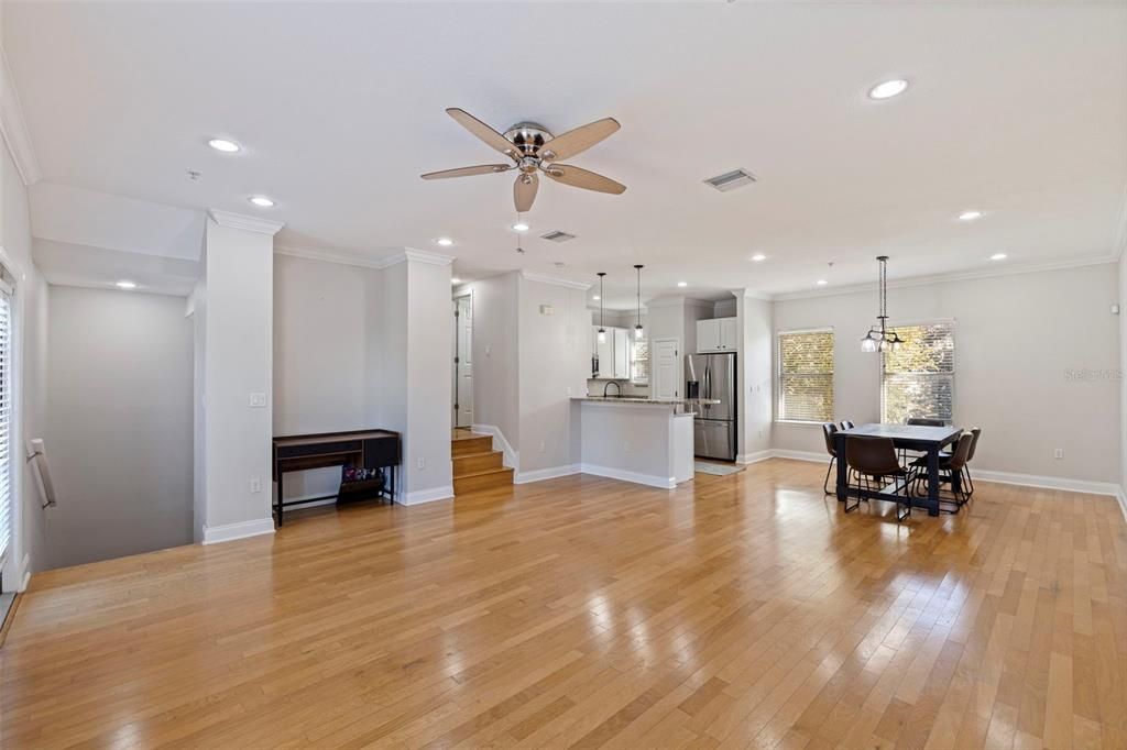 Active With Contract: $419,777 (3 beds, 3 baths, 1807 Square Feet)