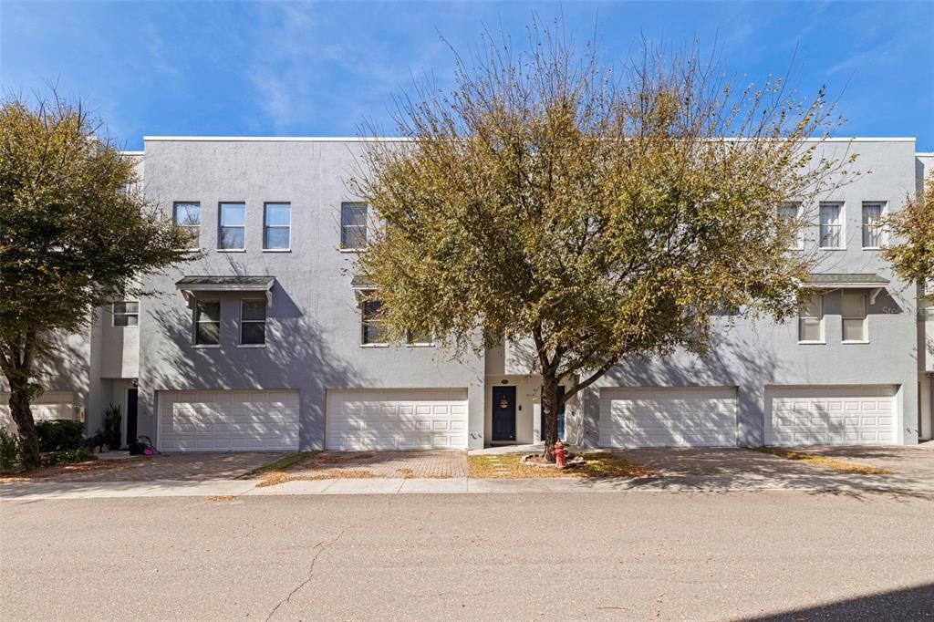 Active With Contract: $419,777 (3 beds, 3 baths, 1807 Square Feet)