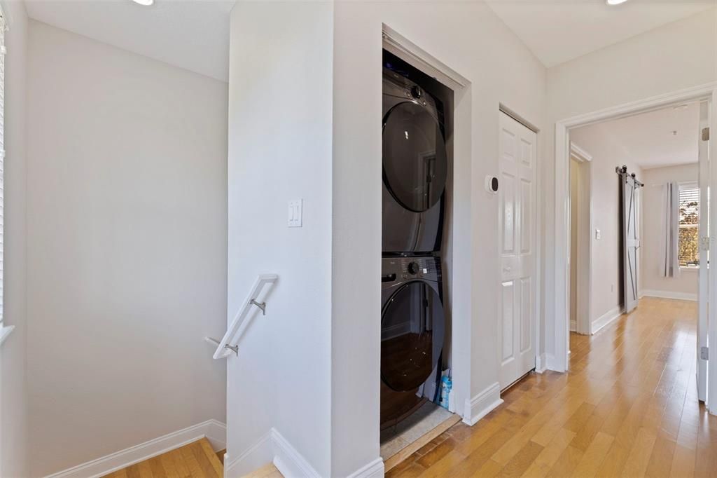 Active With Contract: $419,777 (3 beds, 3 baths, 1807 Square Feet)