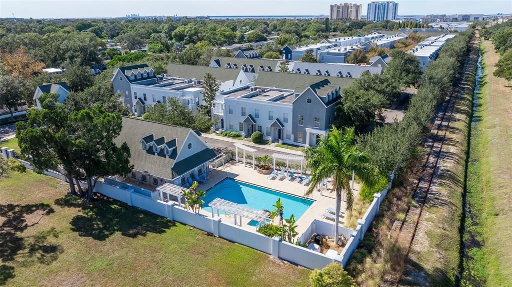 Active With Contract: $419,777 (3 beds, 3 baths, 1807 Square Feet)