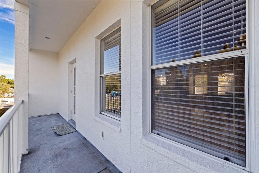 Active With Contract: $419,777 (3 beds, 3 baths, 1807 Square Feet)