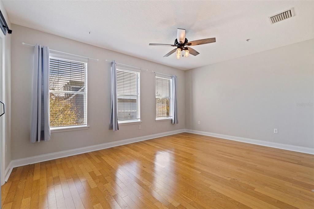 Active With Contract: $419,777 (3 beds, 3 baths, 1807 Square Feet)