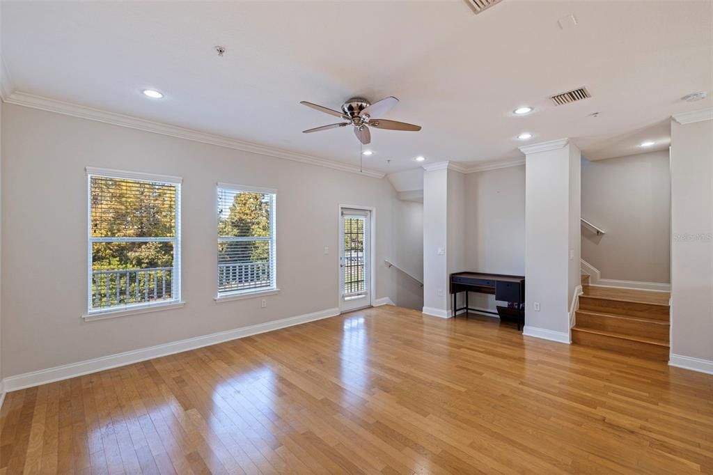 Active With Contract: $419,777 (3 beds, 3 baths, 1807 Square Feet)