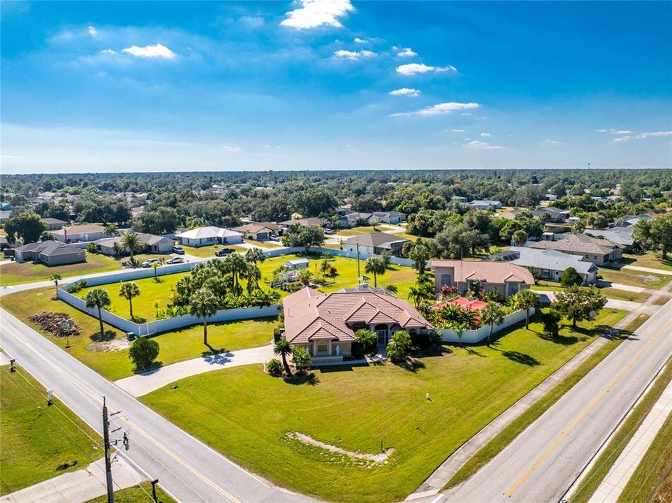 待售: $725,000 (3 贝兹, 2 浴室, 2335 平方英尺)