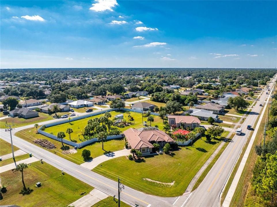 待售: $725,000 (3 贝兹, 2 浴室, 2335 平方英尺)