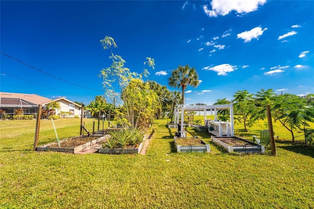 待售: $725,000 (3 贝兹, 2 浴室, 2335 平方英尺)