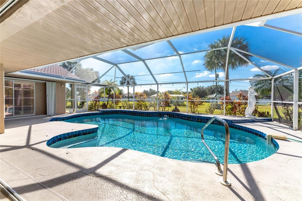 待售: $725,000 (3 贝兹, 2 浴室, 2335 平方英尺)