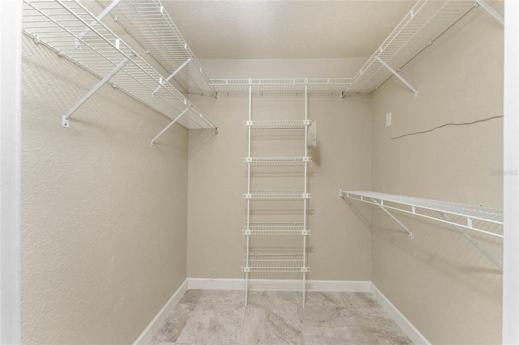 待售: $725,000 (3 贝兹, 2 浴室, 2335 平方英尺)