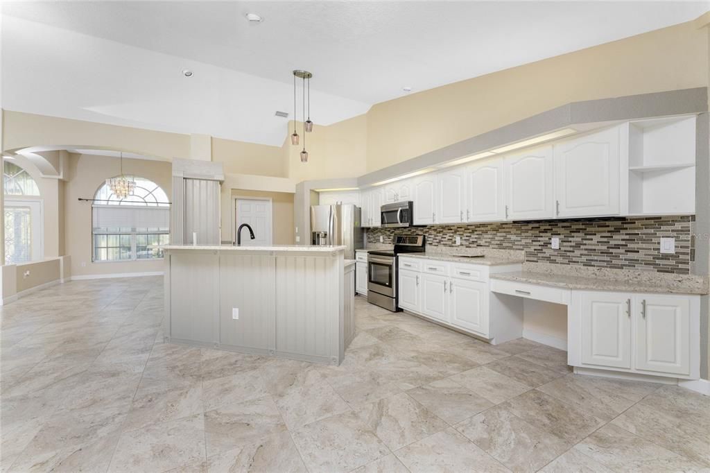 待售: $725,000 (3 贝兹, 2 浴室, 2335 平方英尺)