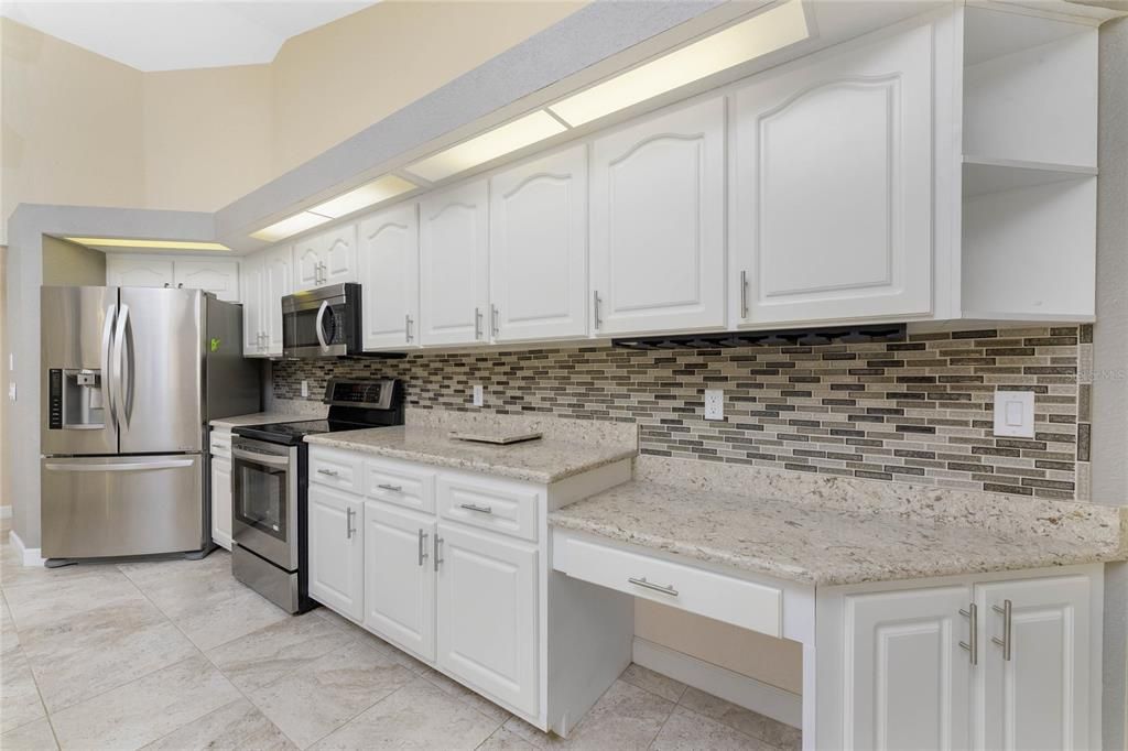 待售: $725,000 (3 贝兹, 2 浴室, 2335 平方英尺)