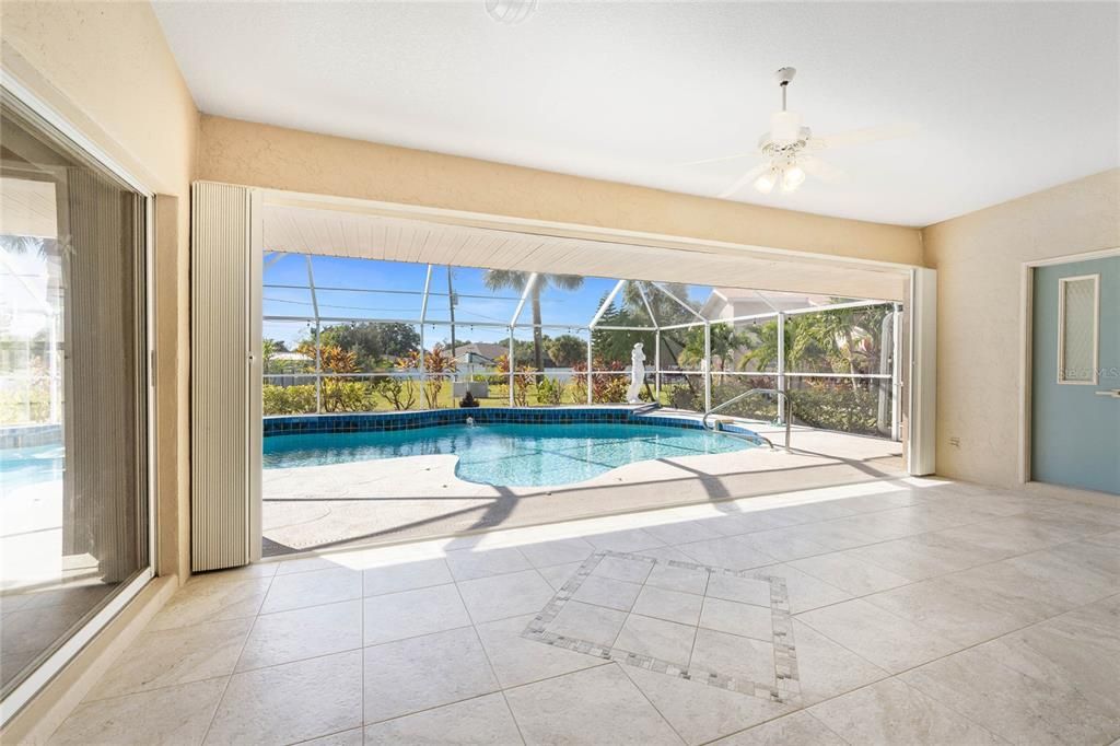 待售: $725,000 (3 贝兹, 2 浴室, 2335 平方英尺)