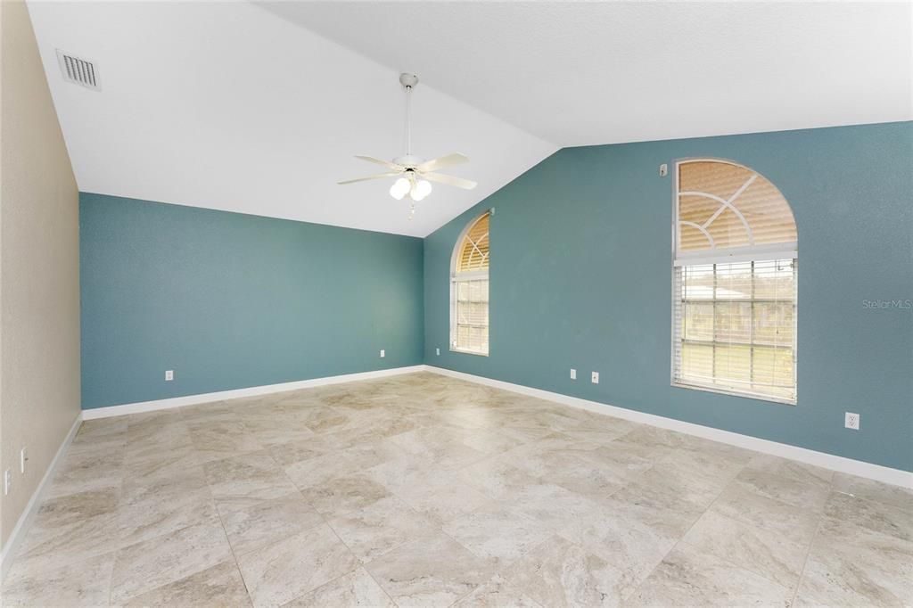 待售: $725,000 (3 贝兹, 2 浴室, 2335 平方英尺)