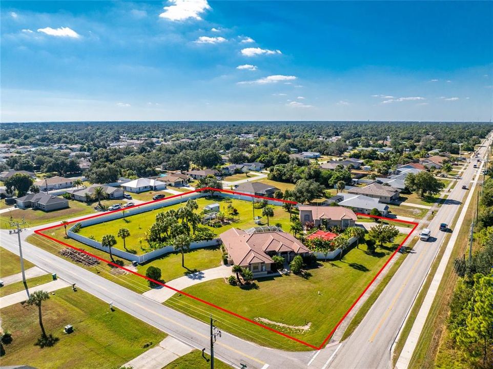 待售: $725,000 (3 贝兹, 2 浴室, 2335 平方英尺)