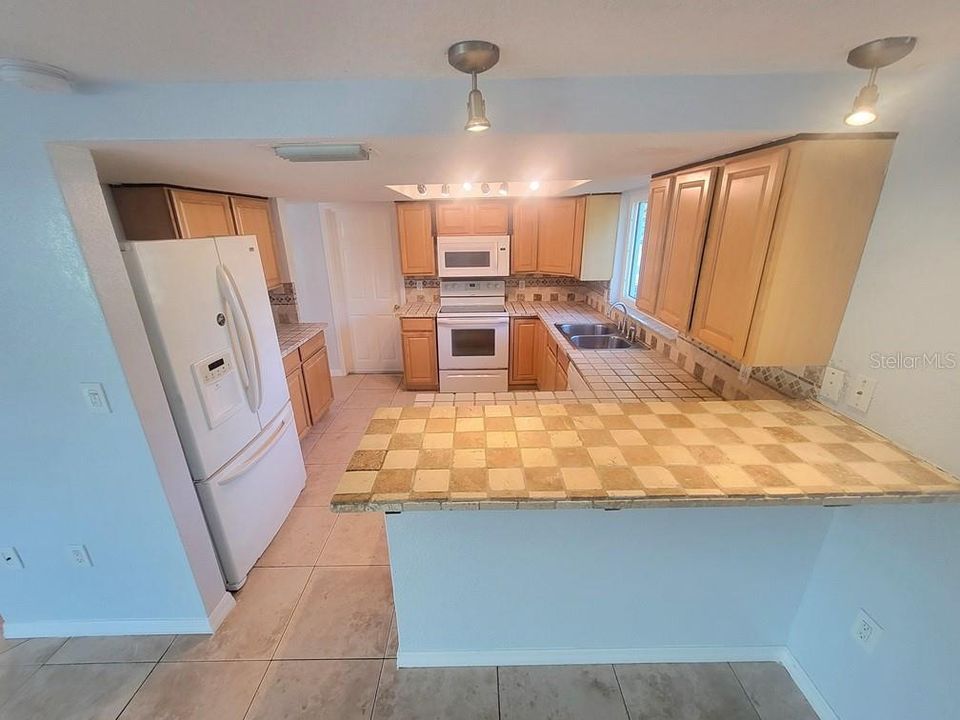 В аренду: $1,650 (2 спален, 2 ванн, 1511 Квадратных фут)