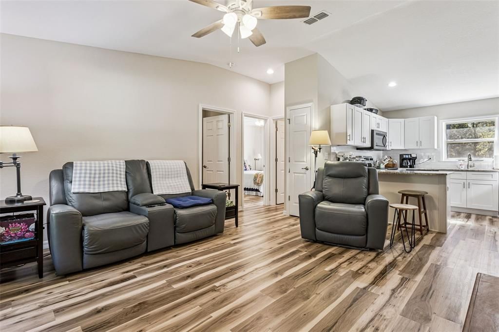 En Venta: $238,000 (3 camas, 2 baños, 1053 Pies cuadrados)