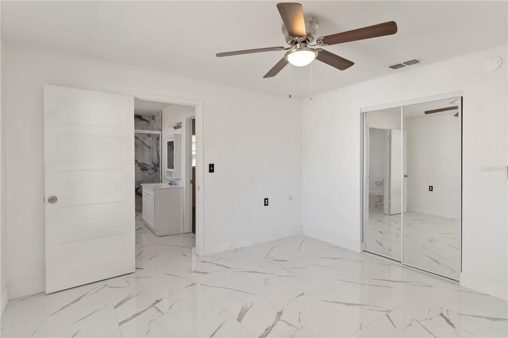 For Sale: $249,900 (2 beds, 2 baths, 1232 Square Feet)