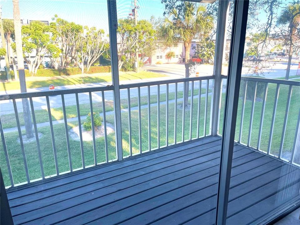 For Rent: $2,900 (2 beds, 2 baths, 990 Square Feet)