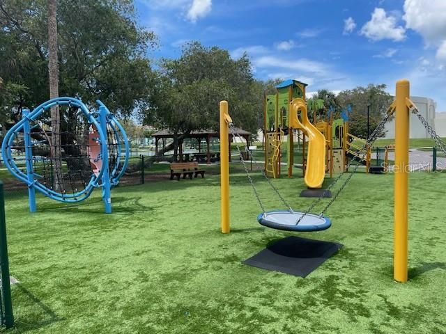 For Rent: $2,900 (2 beds, 2 baths, 990 Square Feet)