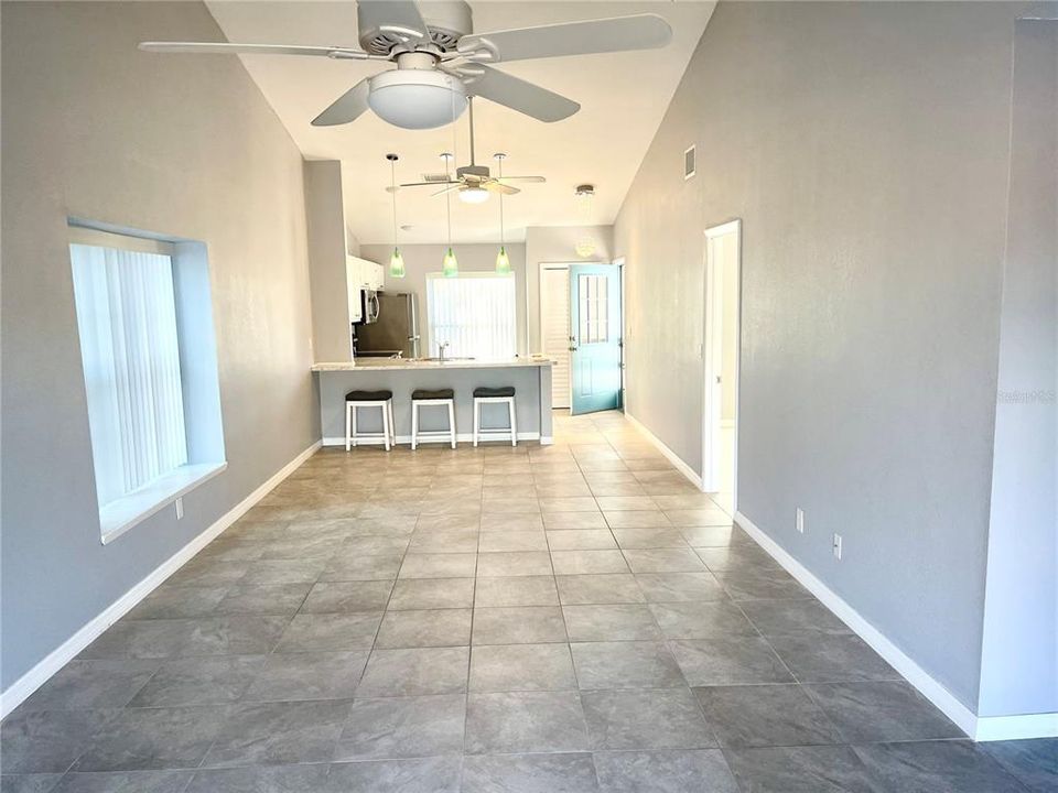 For Rent: $2,900 (2 beds, 2 baths, 990 Square Feet)