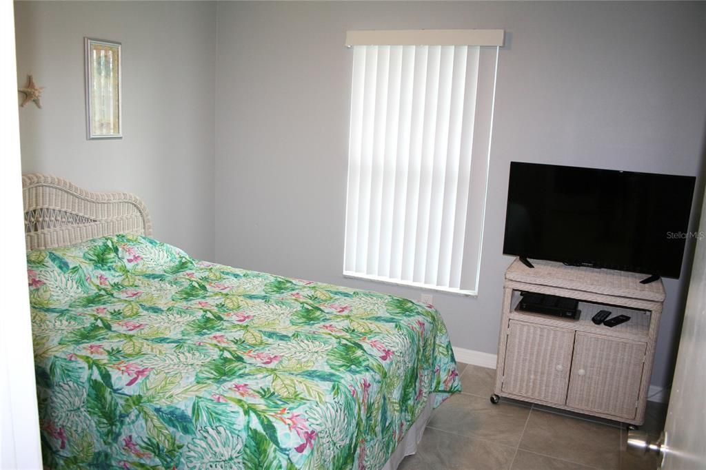 For Rent: $2,900 (2 beds, 2 baths, 990 Square Feet)