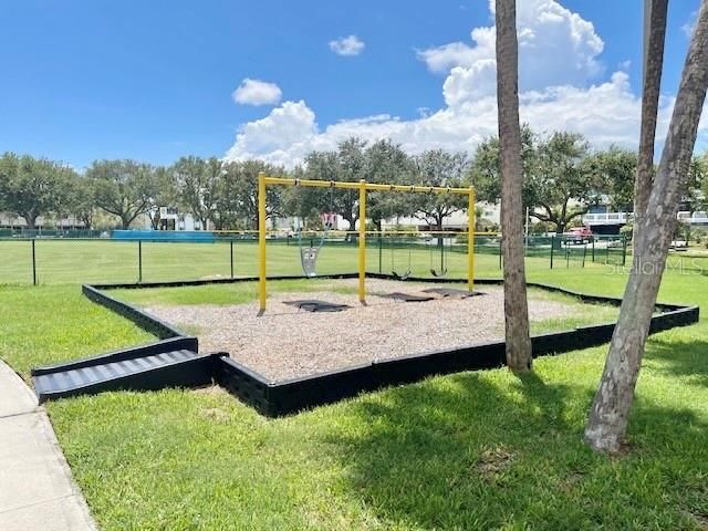 For Rent: $2,900 (2 beds, 2 baths, 990 Square Feet)